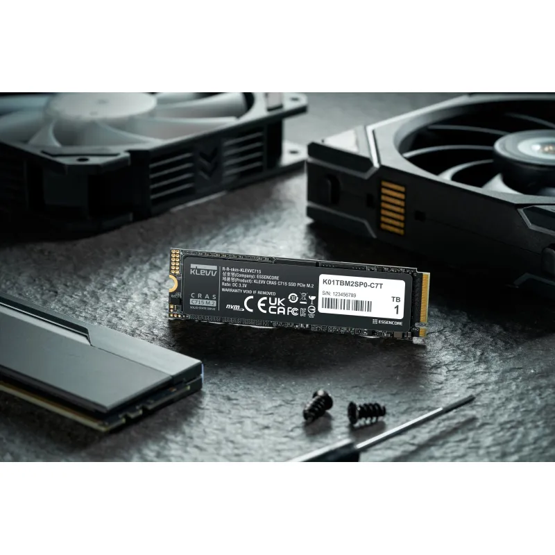 Klevv 科賦 CRAS C715 SSD 固態硬碟 256GB / 512GB / 1TB TLC NVMe PCIe 3.0 x4 M.2 2280 - 256GB